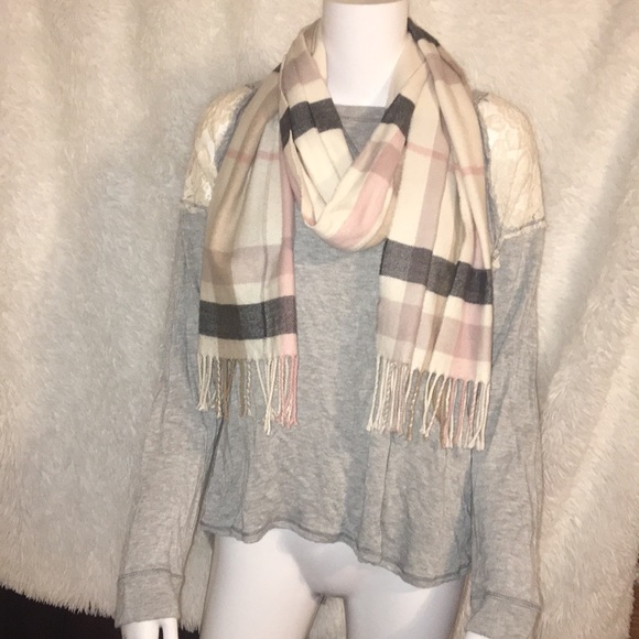 Jolt Tops - 🍀Grey shirt with lace